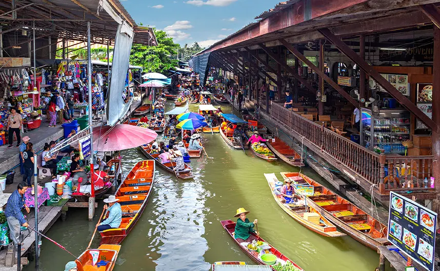 Damnoen Saduak Floating Market