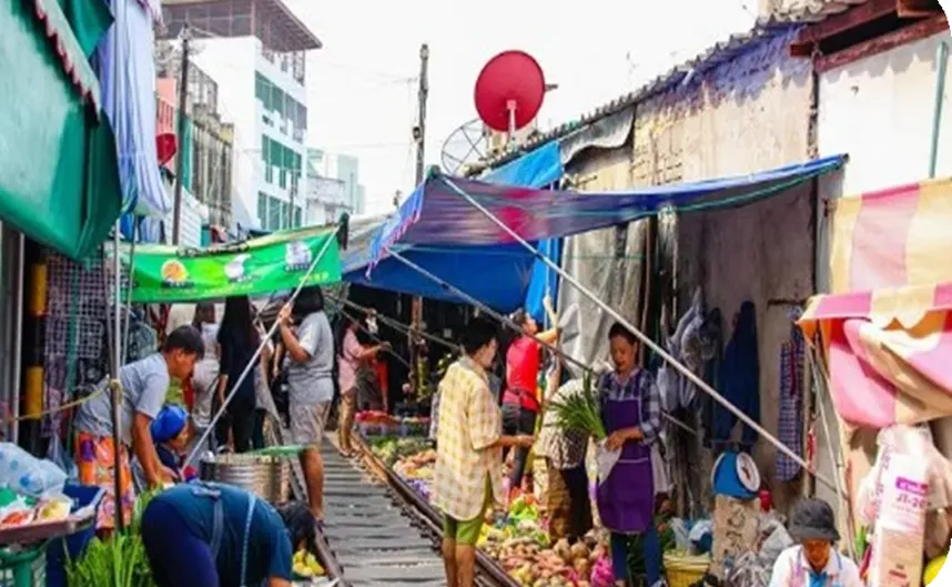 Maeklong Railway Market